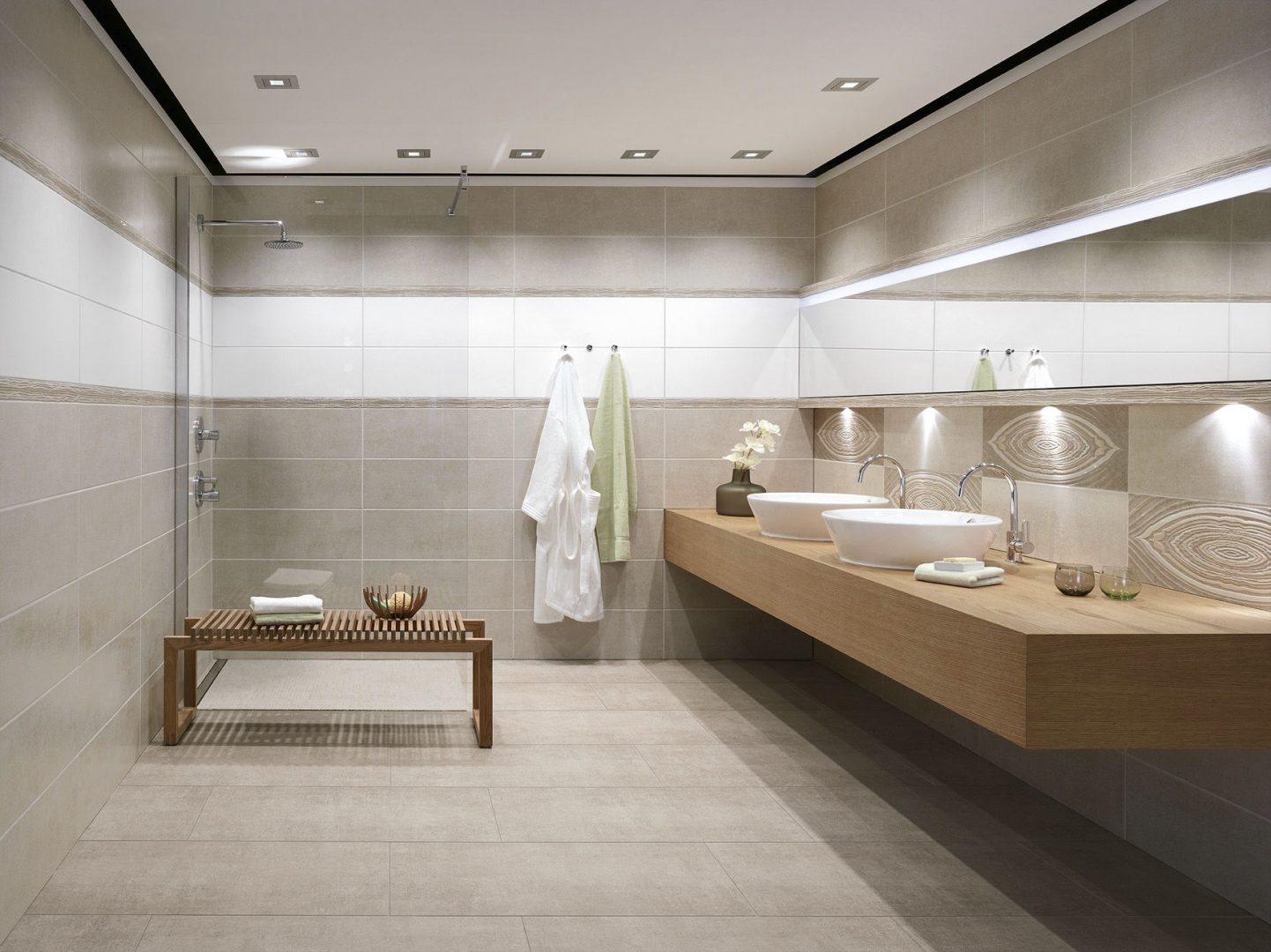 Baño con azulejos de porcelana Baño con azulejos de porcelana