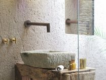 Lavabo rústico de piedra